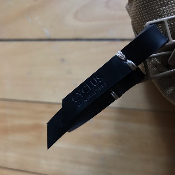 CRAFTED GOODS CHIQUITA SLING BAG - Picture 2 of 9